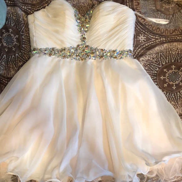 Dress - Picture 3 of 3